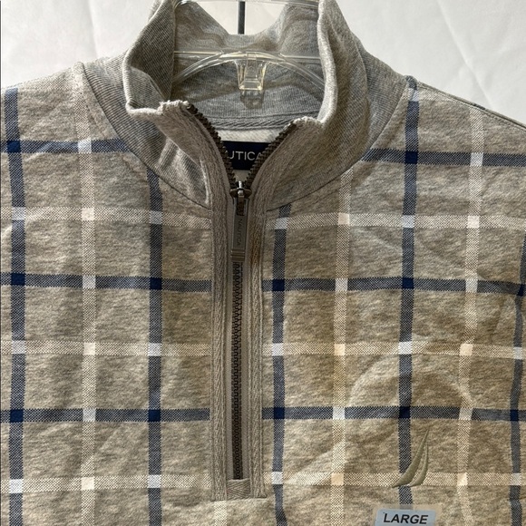 Nautica Men's Gray and Blue Plaid Sweater/ zippered sweatshirt, Size Large - Picture 9 of 10
